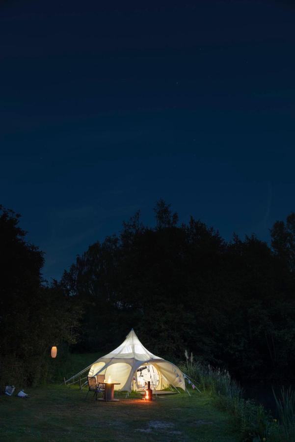 Hotel Lloyds Meadow Glamping à Chester Extérieur photo