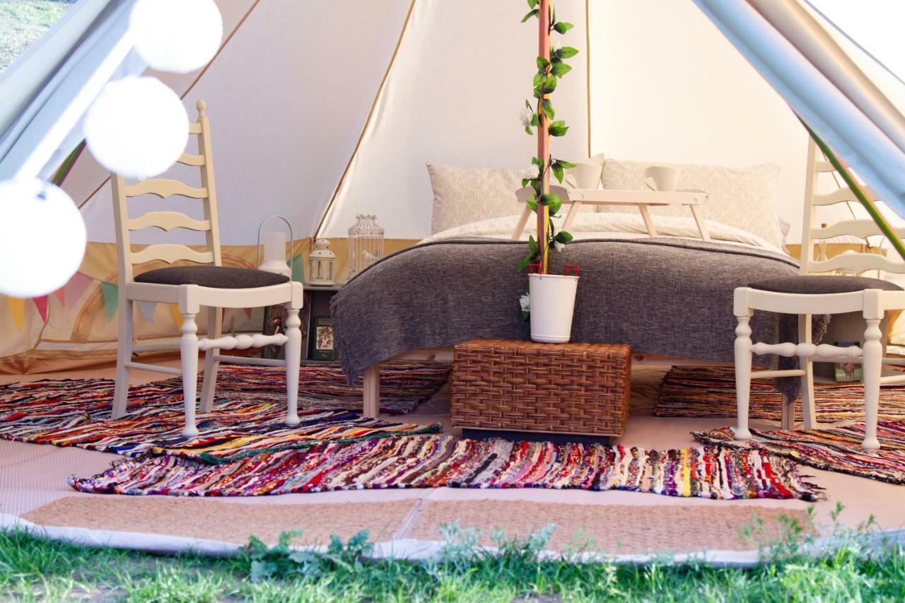 Hotel Lloyds Meadow Glamping à Chester Extérieur photo